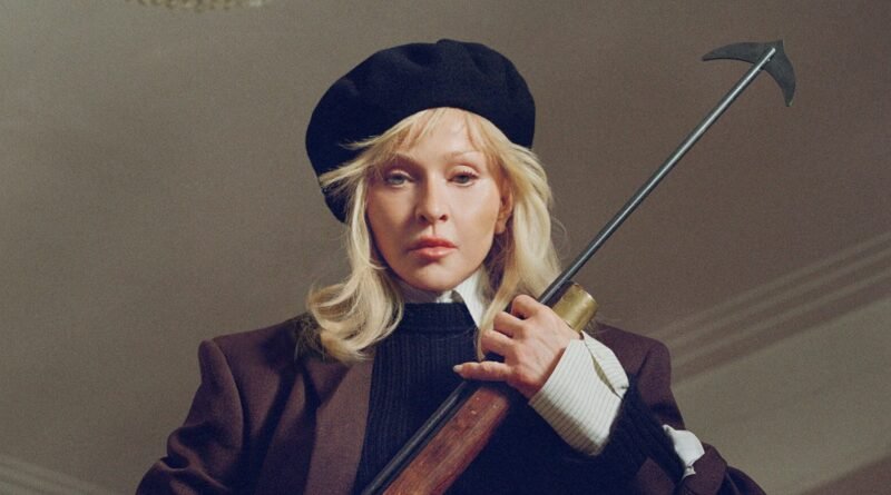 Madonna diz que Universal travou cinebiografia por orçamento e explica futuro do projeto